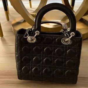 Black leather handbag. Crossbody handbag/ handle bag. 90% new.